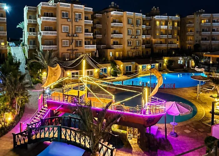 Nest Pool View